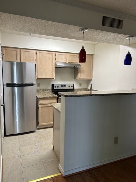 Kitchen - 1524 Lincoln Way