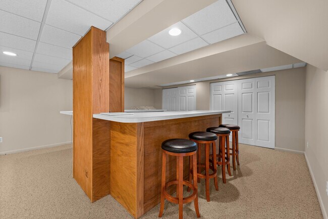 Building Photo - 38636 Rutgers Dr