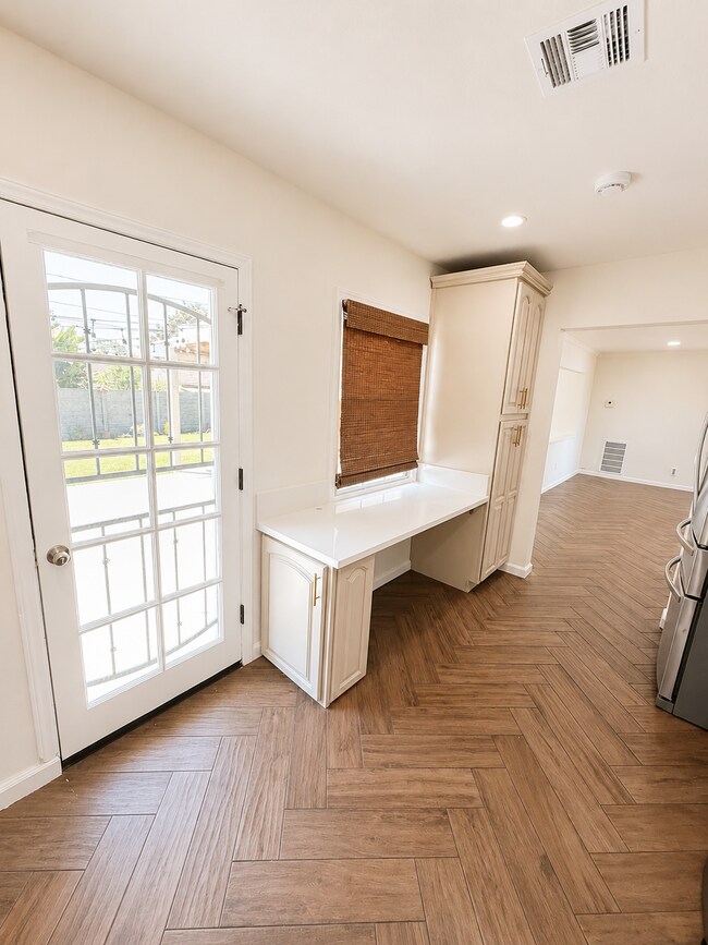 Building Photo - EV Charging Station.  Solar savings. Beautifully Updated Home with Designer Flooring, Upgraded Ki...