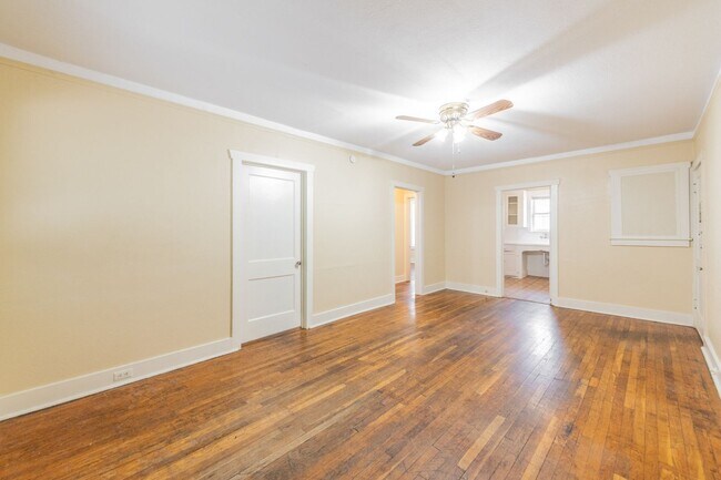 Building Photo - 631 E Ashby Pl