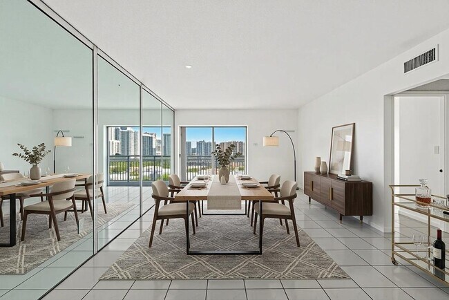 Building Photo - 400 Kings Point Dr