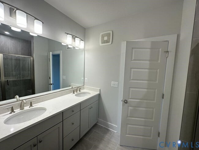 Building Photo - 579 Hazel Pl