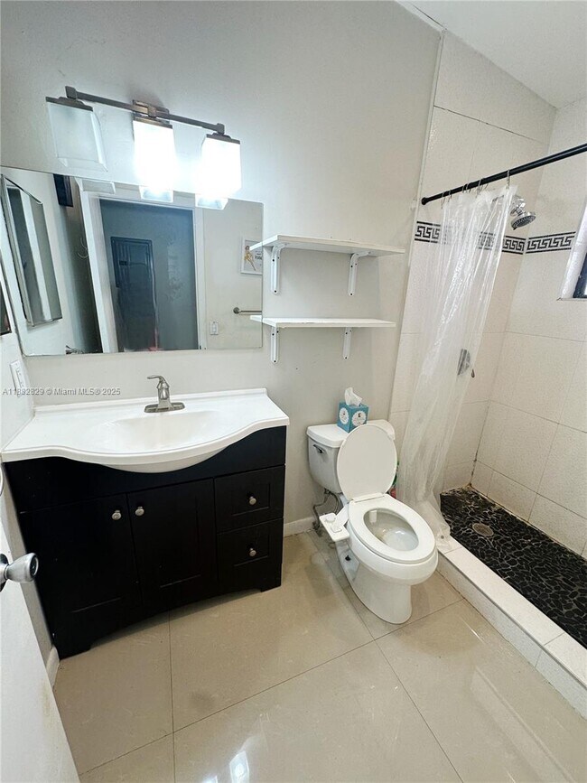 Building Photo - 313 Hendricks Isle