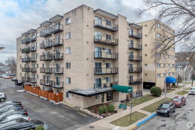 Primary Photo - Forest Place Condominiums