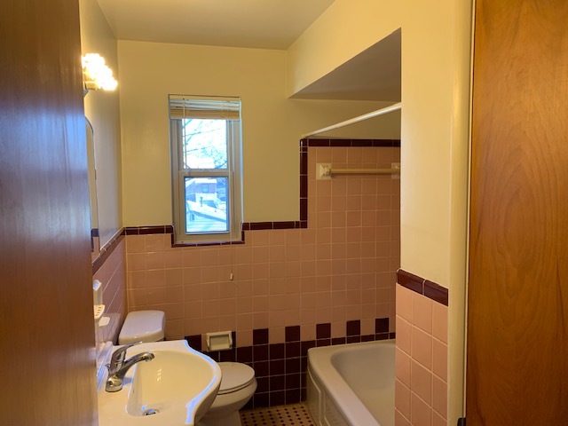 Bathroom - 2283 Rosedale Ave