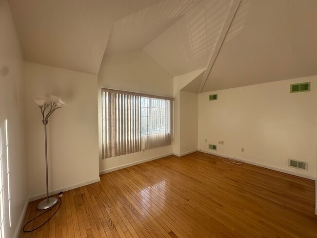 Building Photo - 377 Timber Ridge Dr