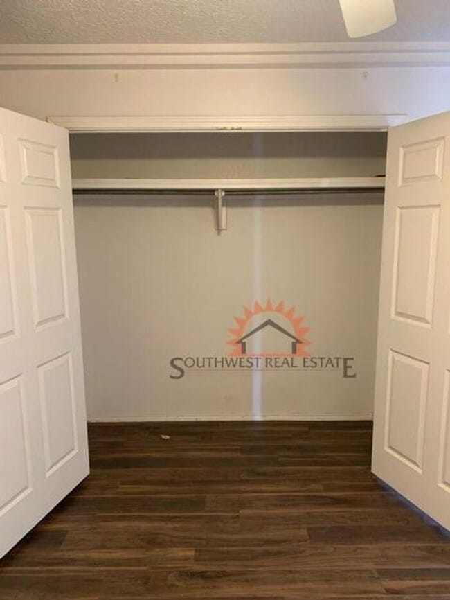 Building Photo - Great 2 bed 2 bath apartment