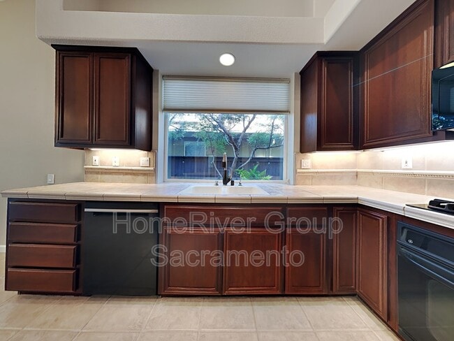 Building Photo - 5322 Bellegrove Way