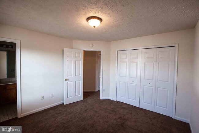 Building Photo - 10502 Guilderland Ct
