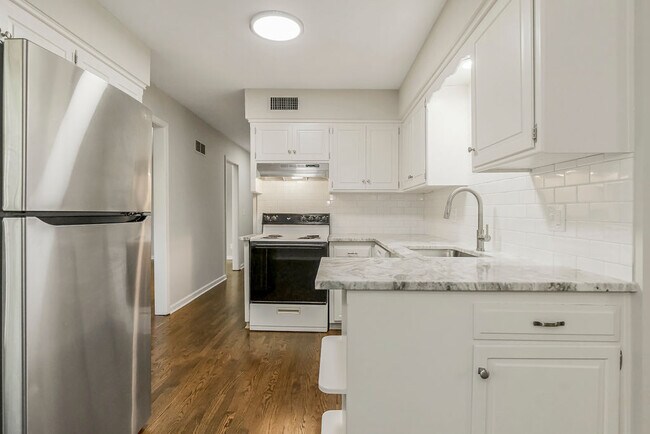 Building Photo - 9859 Connell Dr