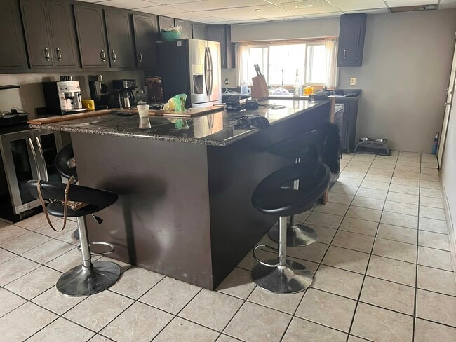 Building Photo - 220 W 7th Ave