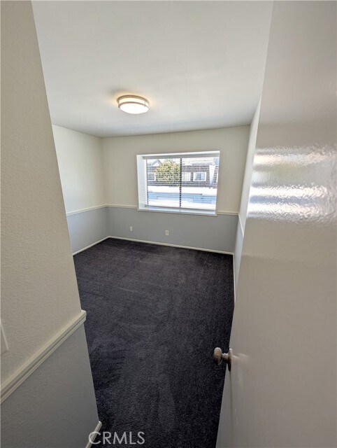 Building Photo - 2620 Huntington Dr