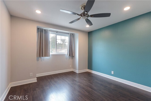 Building Photo - 25075 Sanoria St