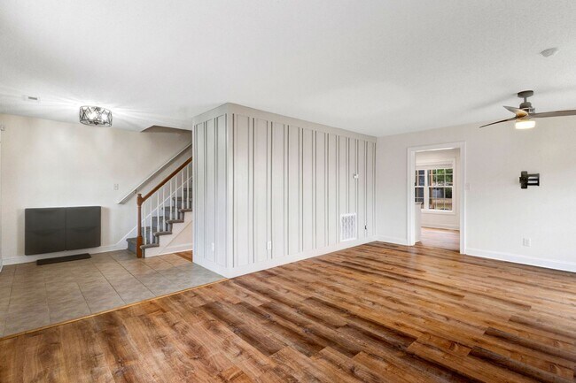 Building Photo - Farmhouse-Style Home Minutes from the Water | No HOA