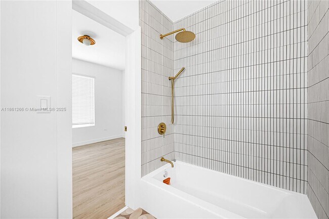 Building Photo - 641 10th St