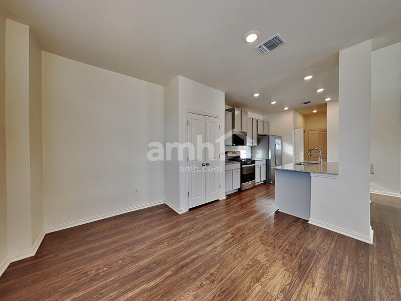 Building Photo - 175 Pebble Creek Run