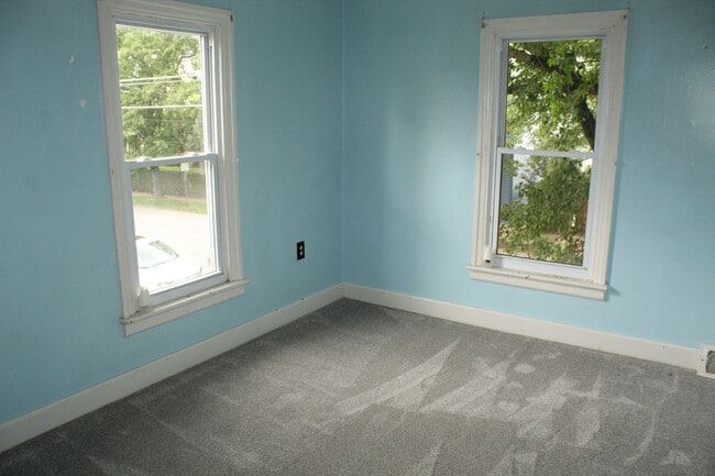 Building Photo - Single Family Home in Shrewsbury Borough
