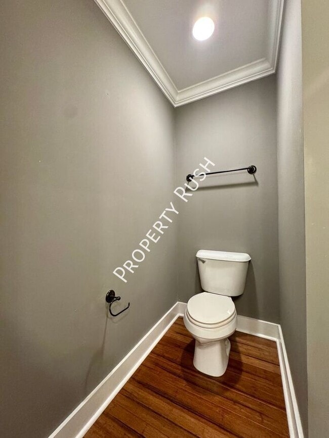 Building Photo - 6477 Olin Ln