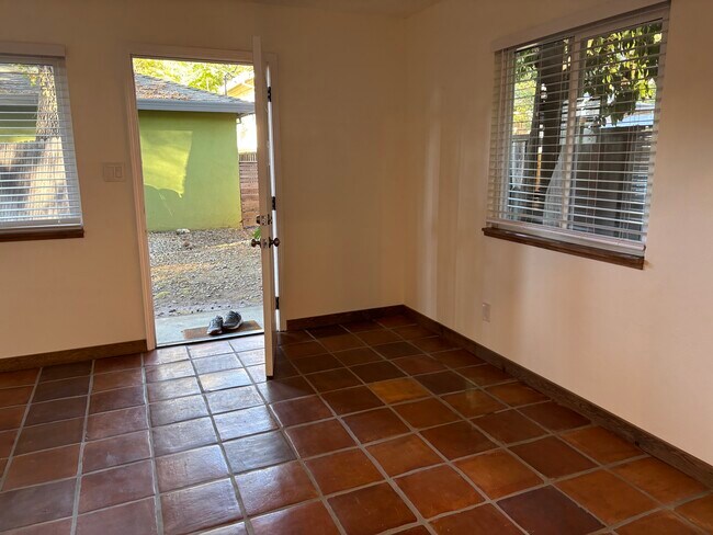 Building Photo - 3926 7th Ave