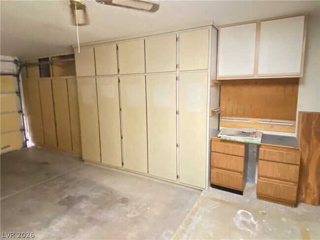 Building Photo - 9012 Starmount Dr