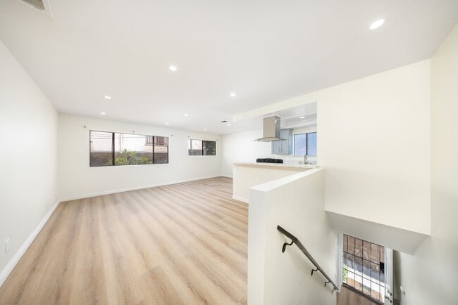 Building Photo - SPACIOUS 3 BED 2BATH UNIT LOCATED IN DESIRABLE MONTEREY PARK LOCATION!!