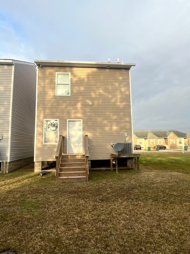 Building Photo - 202 Bella Sera Ln