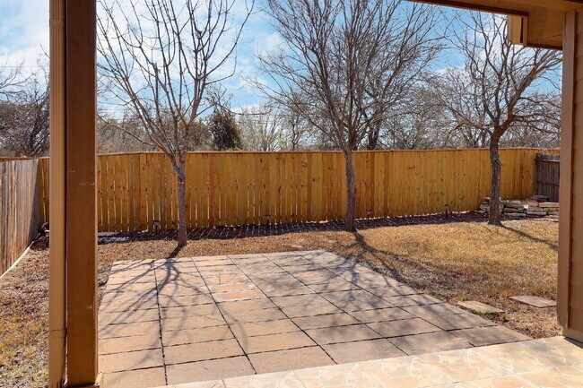 Building Photo - Redbird Ranch Retreat: 3-Bedroom Home with Private Office & Modern Upgrades!