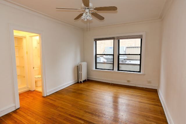 Building Photo - 1023 N Dearborn St