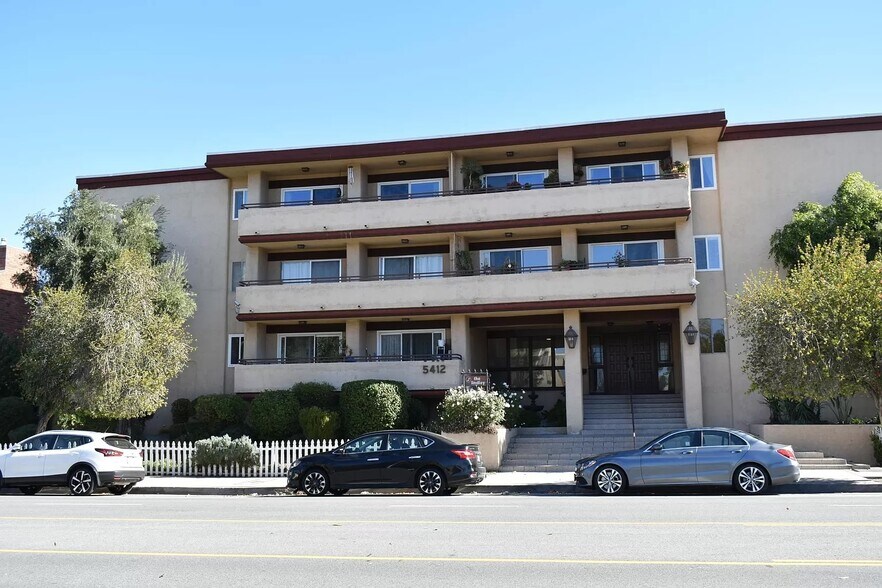 Building Photo - 5412 Lindley Ave