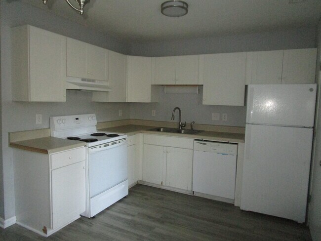 Building Photo - 1960 Gion St