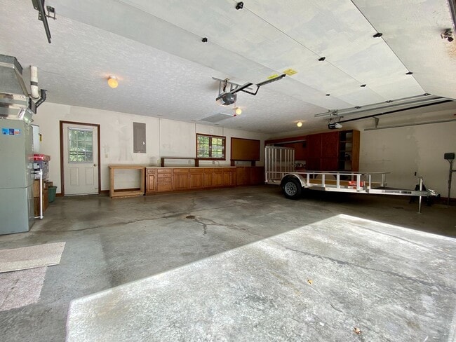 Building Photo - Available April 28th, 2026!