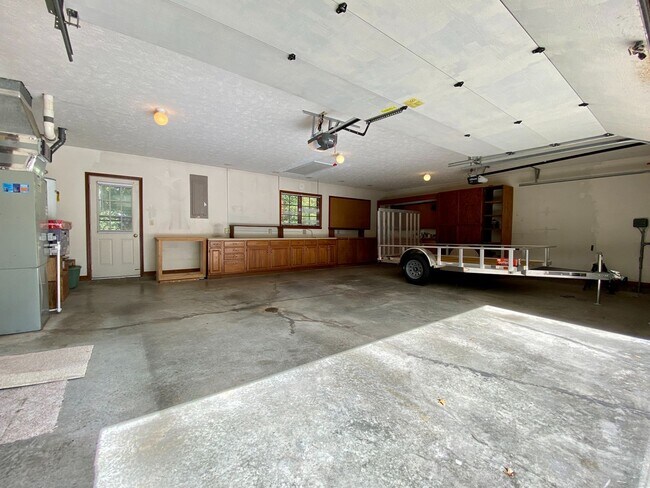 Building Photo - Available July 28th, 2026!