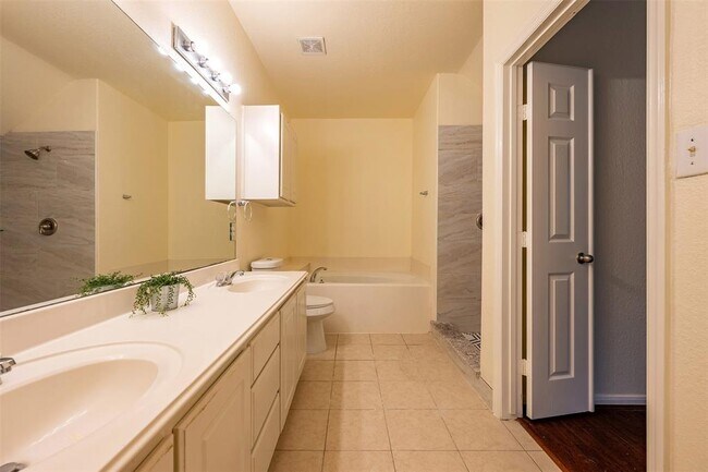 Building Photo - 7219 Crimson Sky Dr