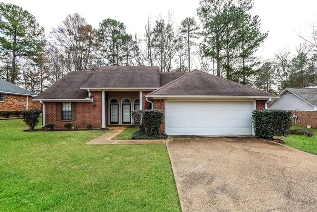 Building Photo - 110 Formosa Dr