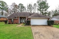 Building Photo - 110 Formosa Dr