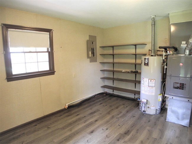 Building Photo - 108 Montague Rd