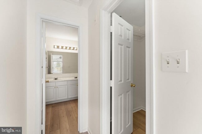 Building Photo - 44210 Shady Glen Terrace