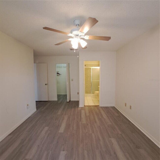 Building Photo - 4739 Myrtle Oak Dr