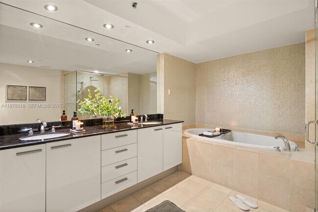 Building Photo - 1830 S Ocean Dr