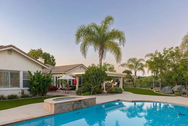 Building Photo - !!! RESORT-STYLE LIVING IN VALLEY VIEW EST...