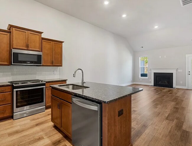 Building Photo - 208 Rosecroft Dr