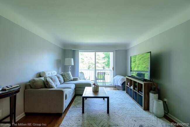 Building Photo - 487 N Eton St