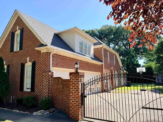 Building Photo - 1816 New Riverdale Rd