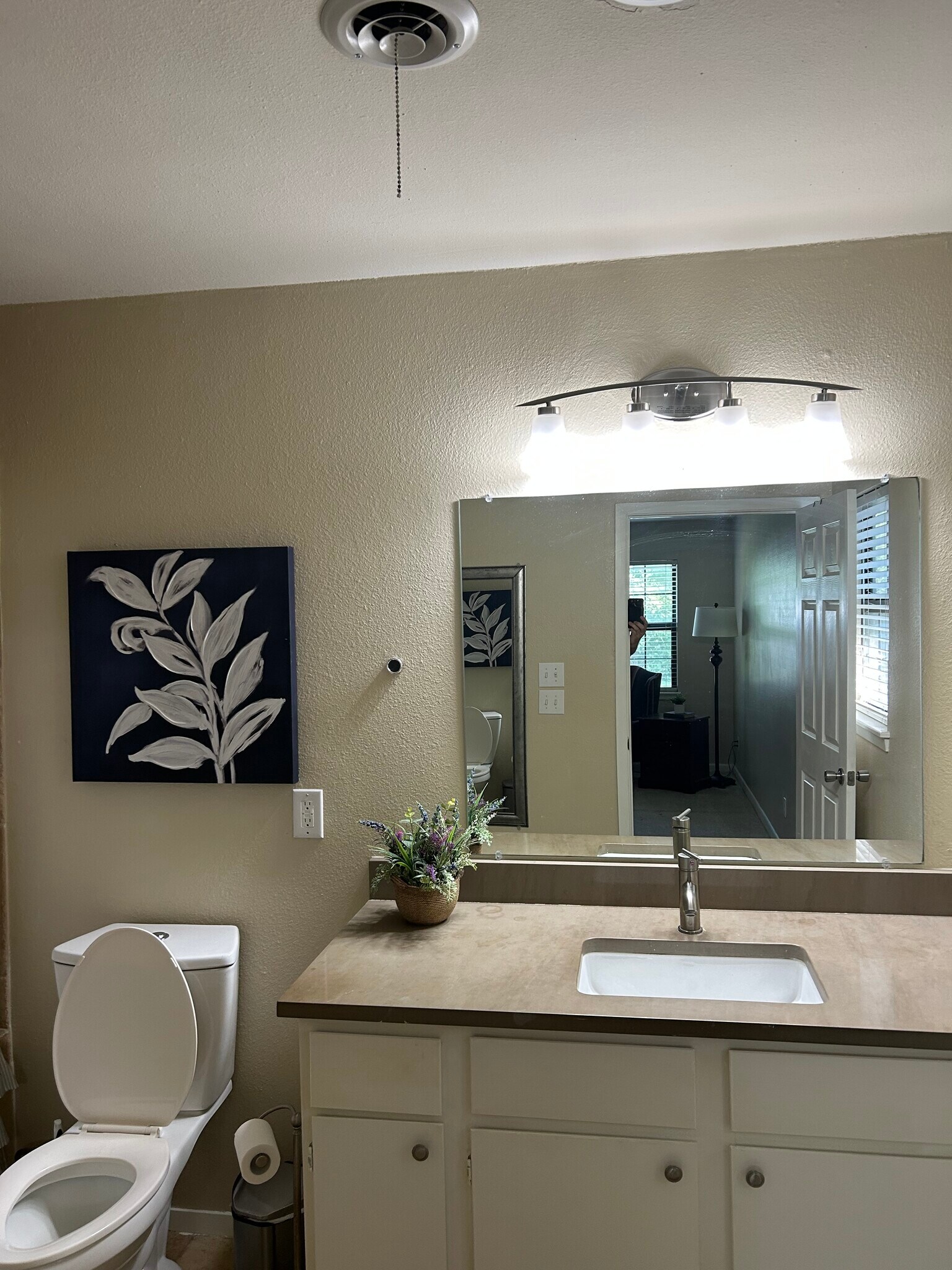 Building Photo - 3644 W Seminary Dr