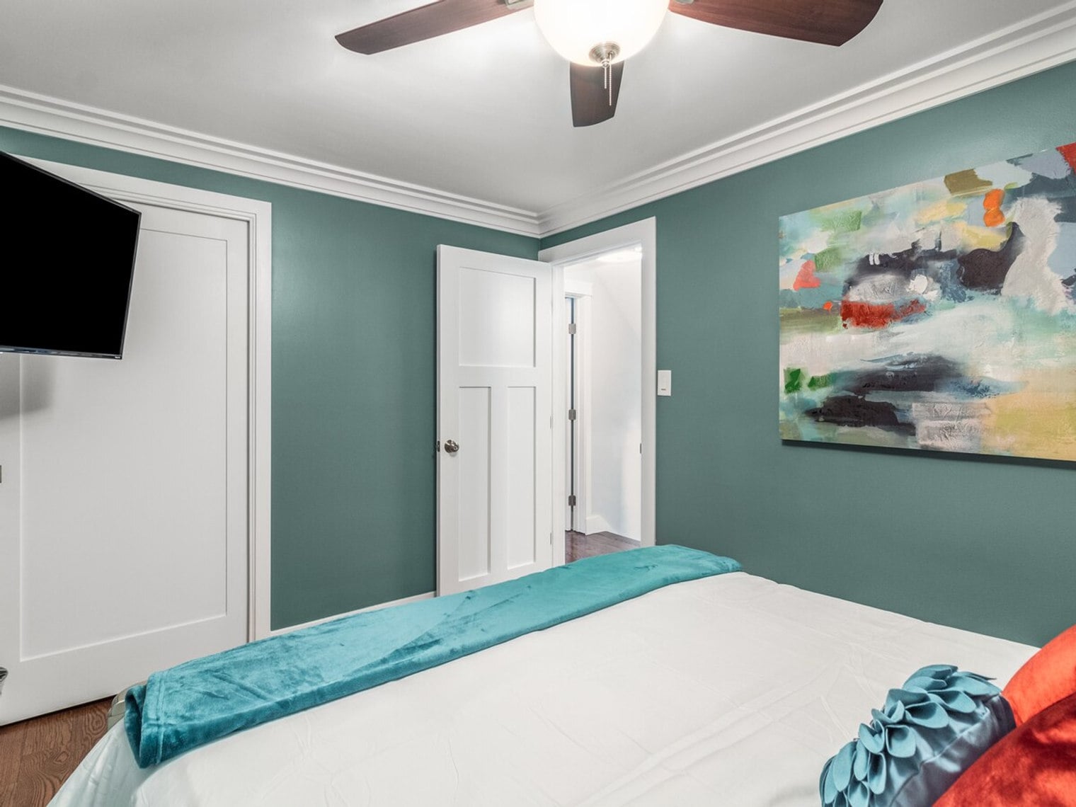 Building Photo - 5258 Washington St