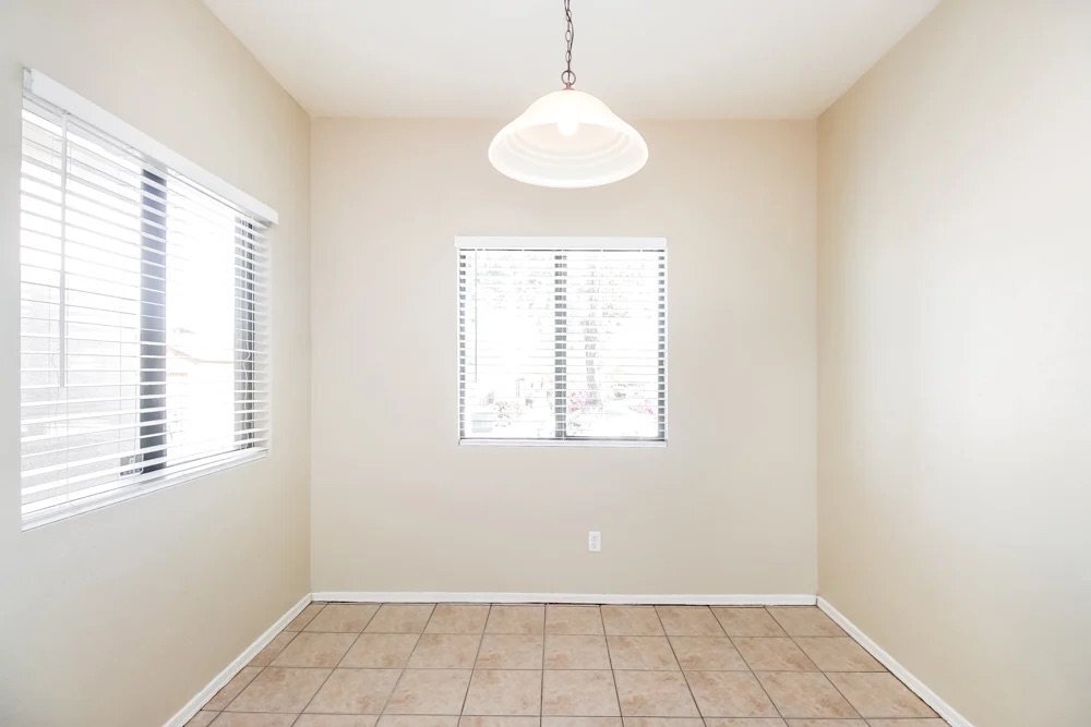 Building Photo - 903 W St Kateri Ave