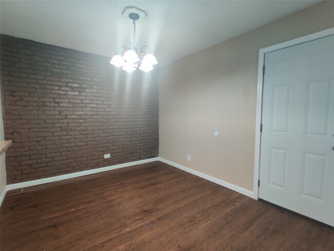 Building Photo - 1003 Dyche Ln