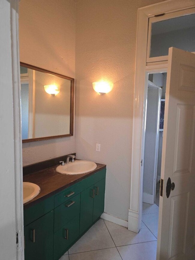 Building Photo - 501 Prospect St