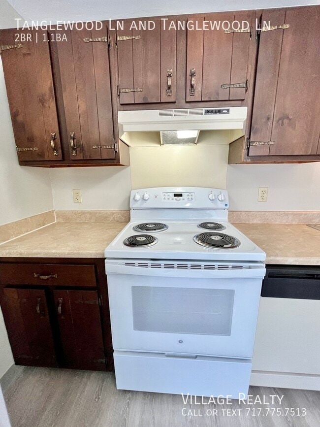 Building Photo - 442 Tanglewood Ln