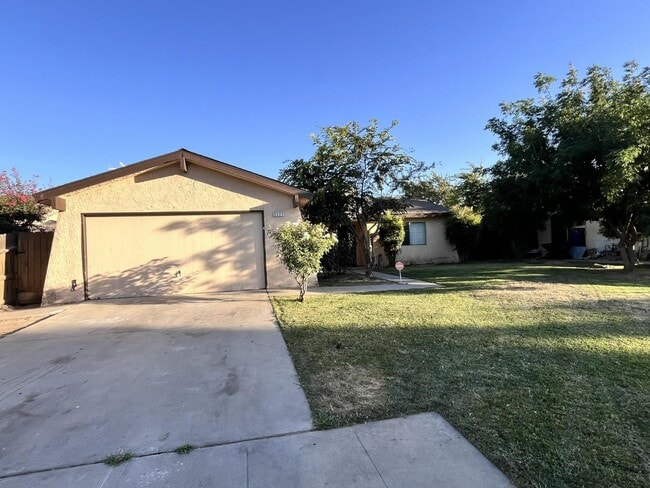 Building Photo - 5337 W Richert Ave